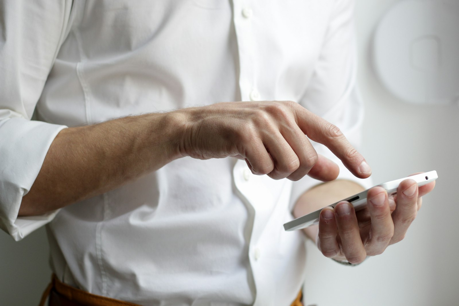 Is Your Sales Team Still Taking Orders via WhatsApp? Why Distribution Businesses Need a Sales Order App